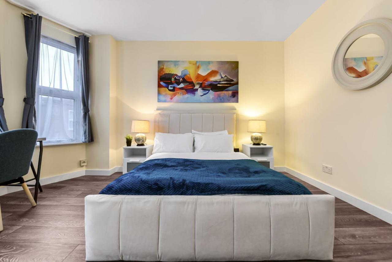 Family Friendly, Zone 2, 2 Beds, Overground Apartament *